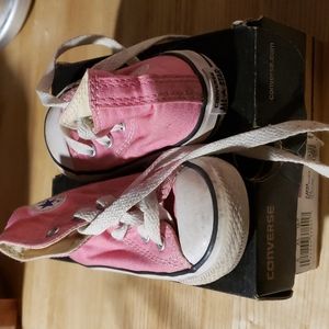 Size 5 toddler pink converse